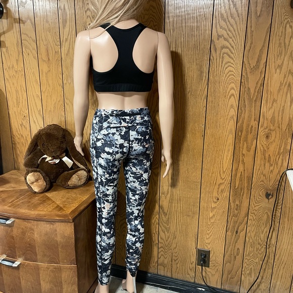 Lululemon"Speed Up Tight * Full-On Luxtreme 28" Spring Bloom Multi ... - Picture 6 of 16